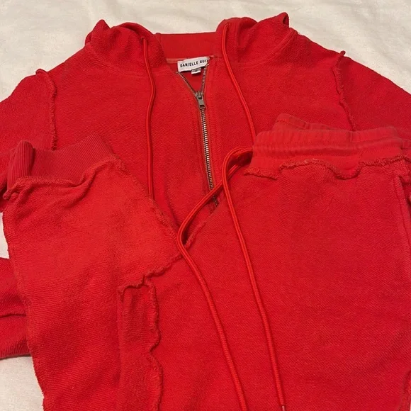 2019 Danielle Guizio Cropped Red Matching Zip-up Hoodie & Joggers size Small - Picture 9 of 9